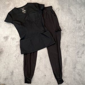 Jaanuu scrub set. Black.